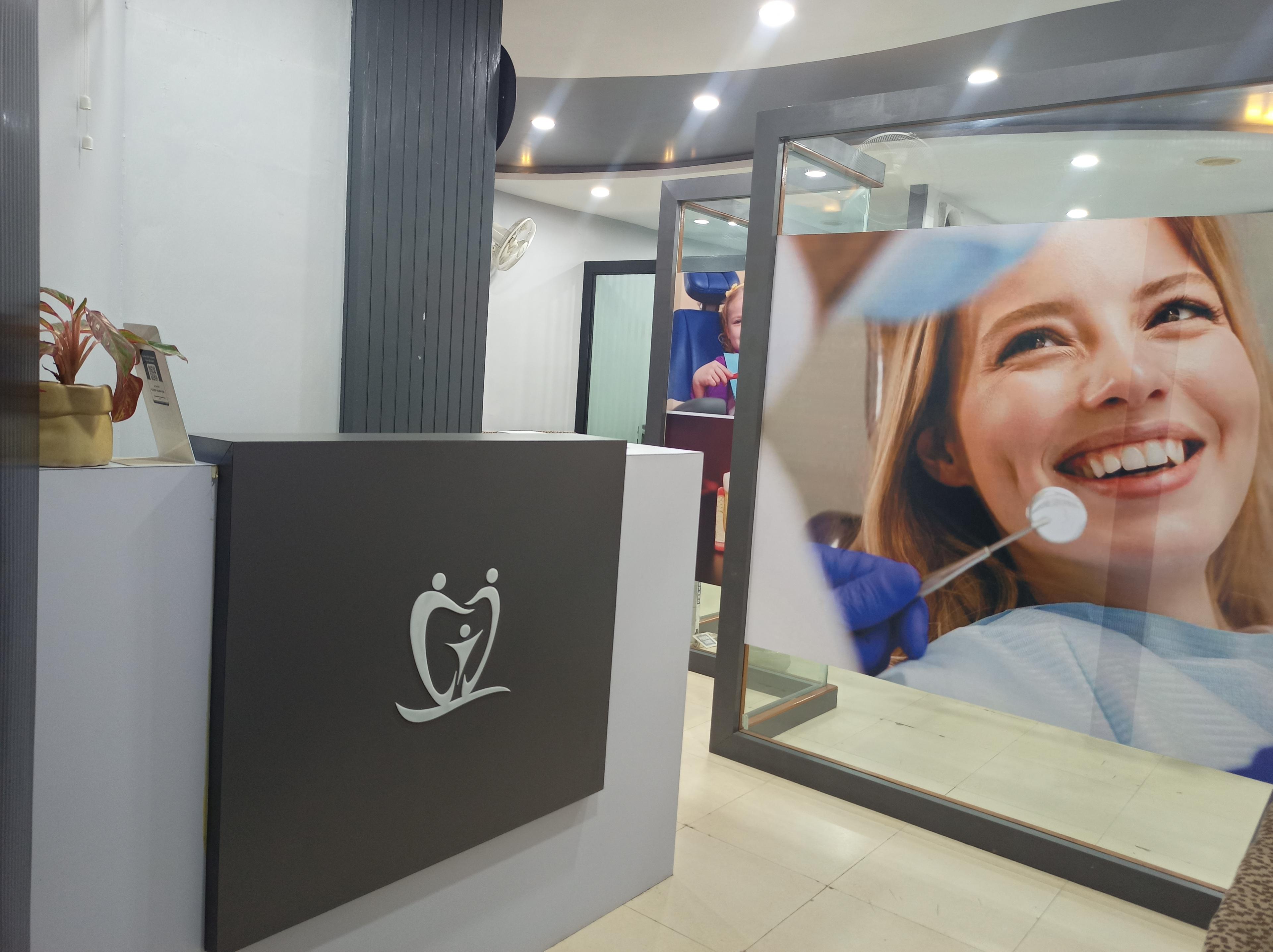 Suman Dental Care reception and waiting area – Shankar Nagar Raipur